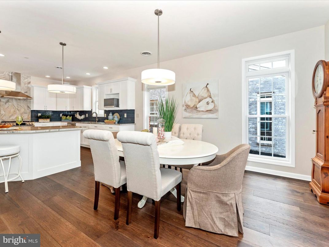 Dining room, Interior, Kitchen, Pendant Lights, Recessed Lighting, Wood Texture Flooring