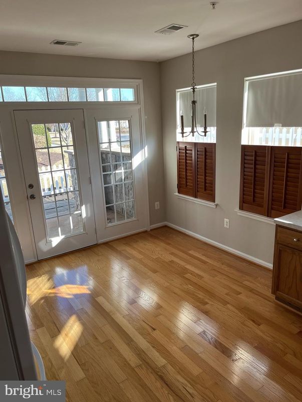 Empty room, Interior, Pendant Lights, Wood Texture Flooring