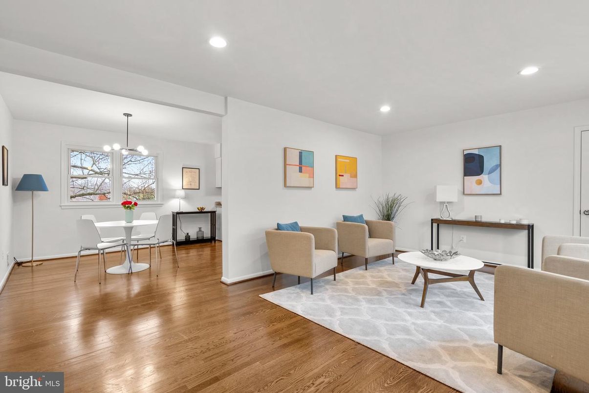 Dining room, Interior, Living room, Pendant Lights, Recessed Lighting, Wood Texture Flooring