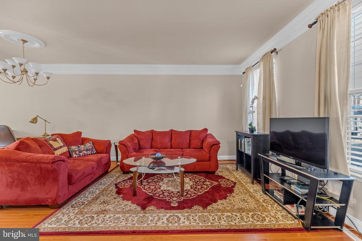 Chandelier, Interior, Living room, Wood Texture Flooring