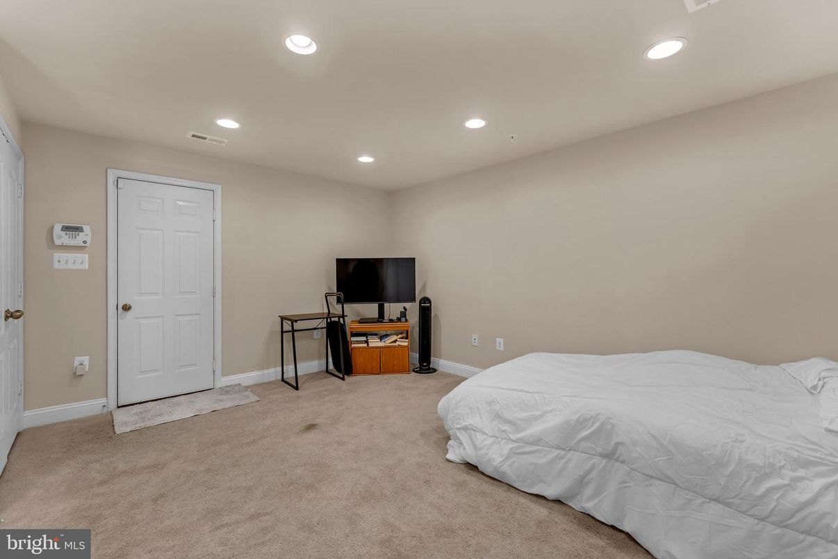 Bedroom, Interior, Recessed Lighting
