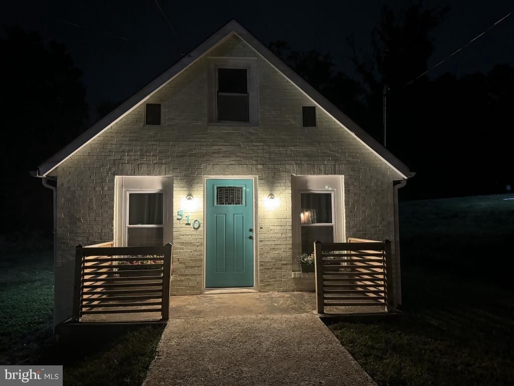 Exterior, Facade, American Craftsman