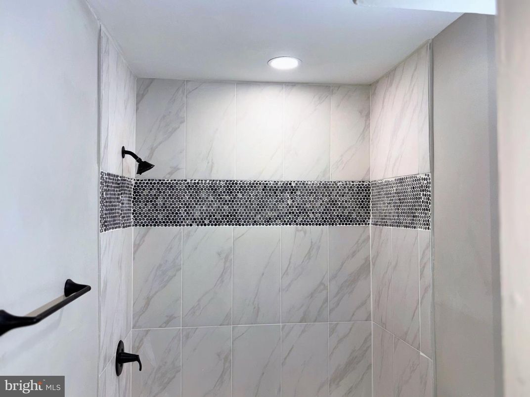 Bathroom, Interior, Marble Walls, Recessed Lighting