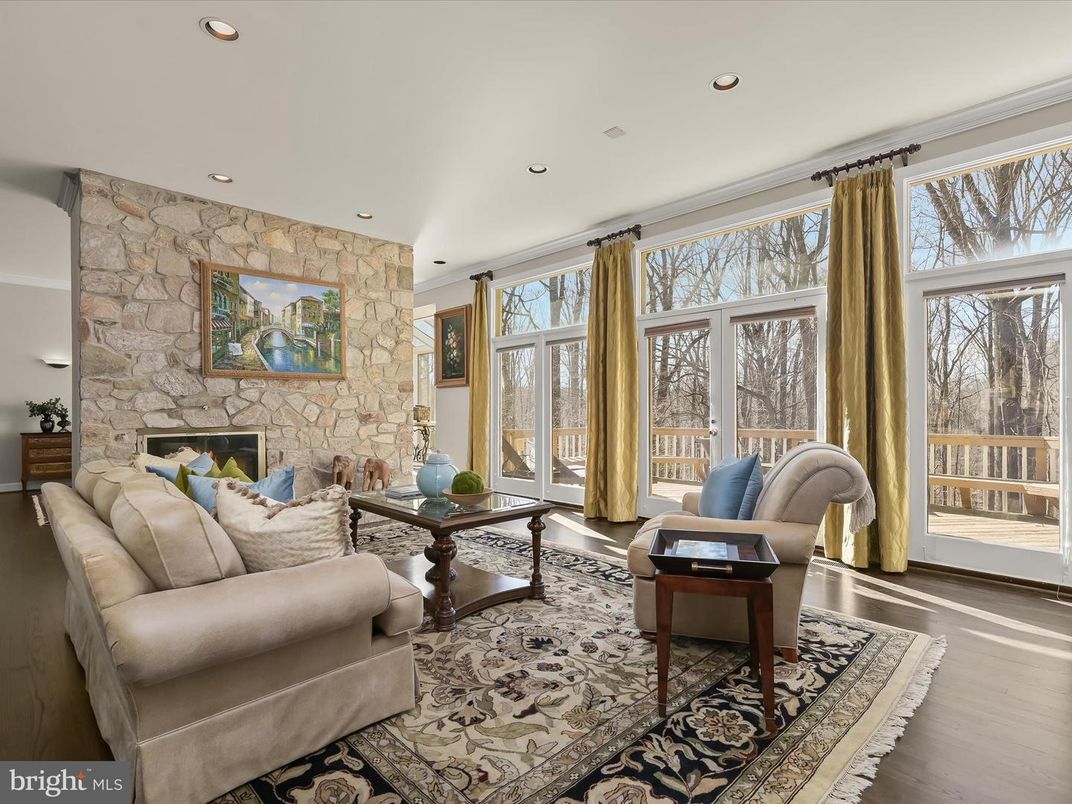 Interior, Living room, Recessed Lighting, Stone Walls, Wood Texture Flooring