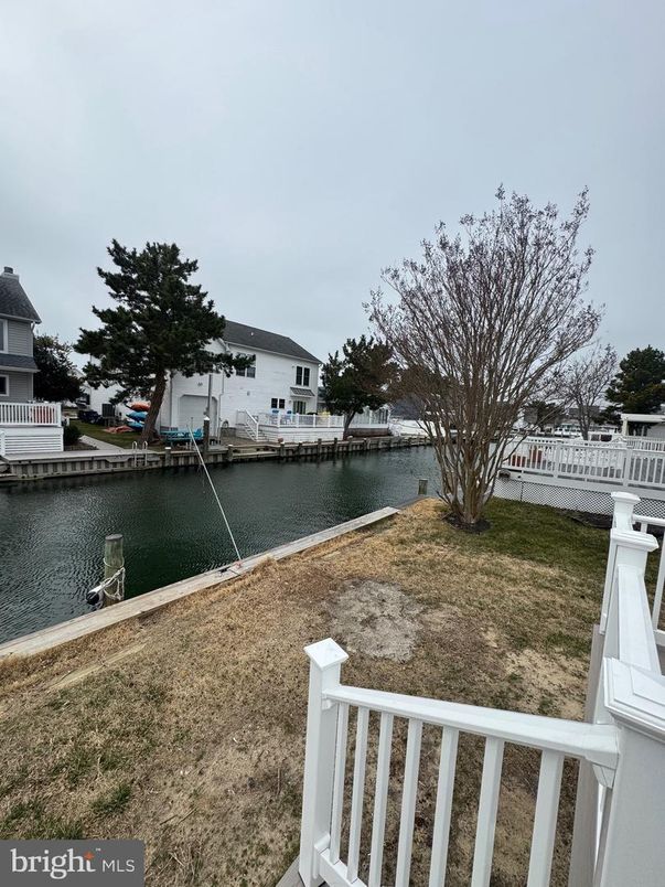 Exterior, Water