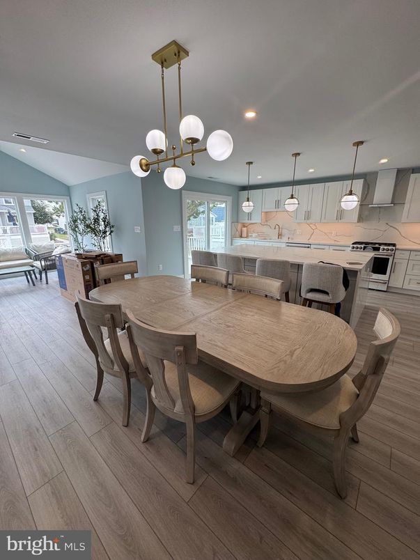 Dining room, Interior, Kitchen, Pendant Lights, Recessed Lighting, Wood Texture Flooring
