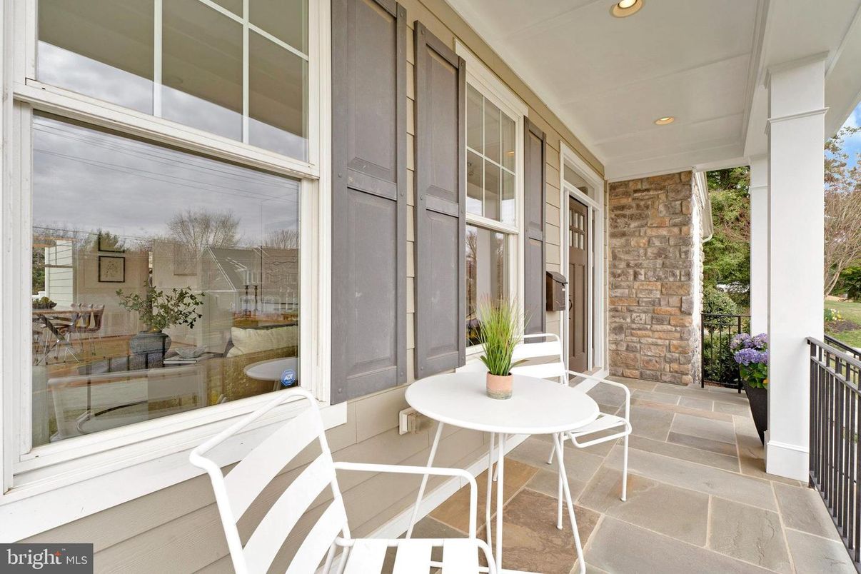 Exterior, Recessed Lighting