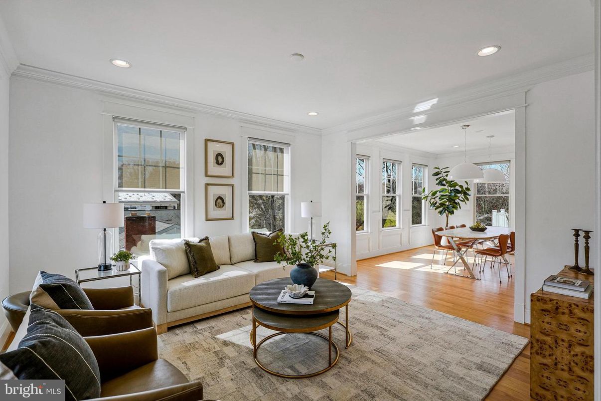 Dining room, Interior, Living room, Recessed Lighting, Wood Texture Flooring