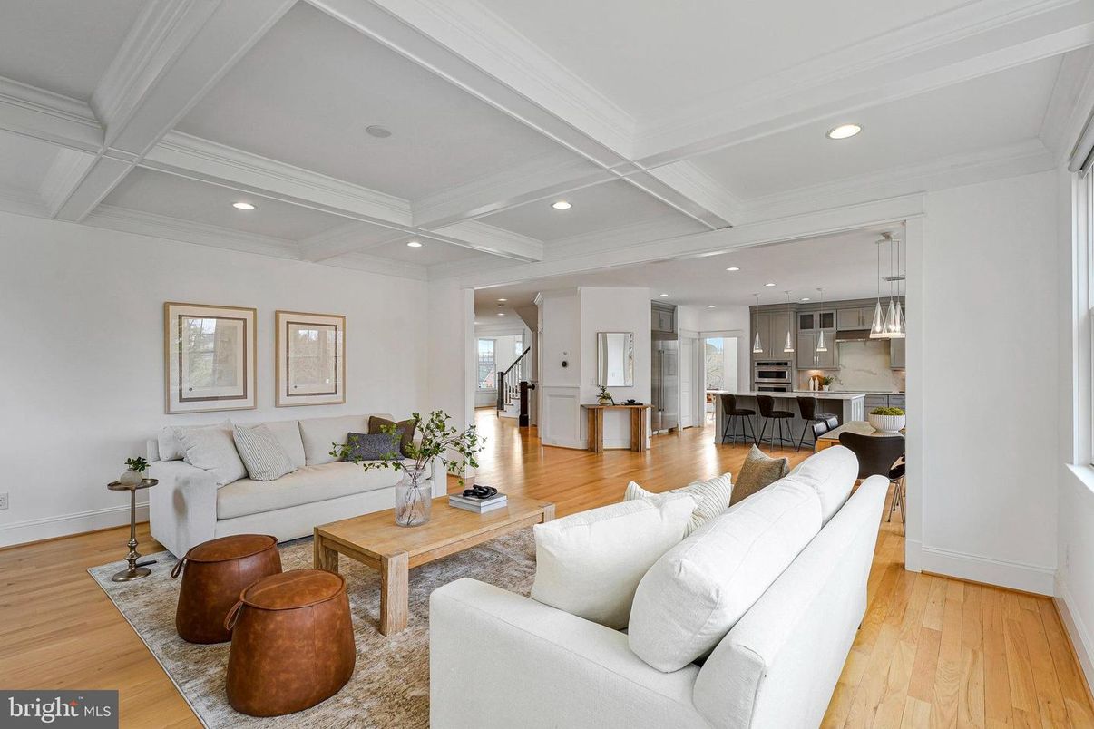 Dining room, Interior, Kitchen, Living room, Pendant Lights, Recessed Lighting, Wood Texture Flooring