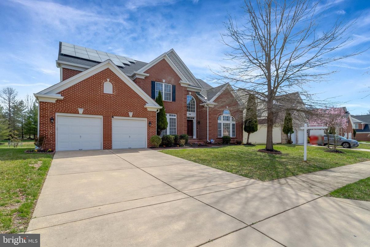 Attached, Exterior, Facade, Brick Facade, Brick Traditional