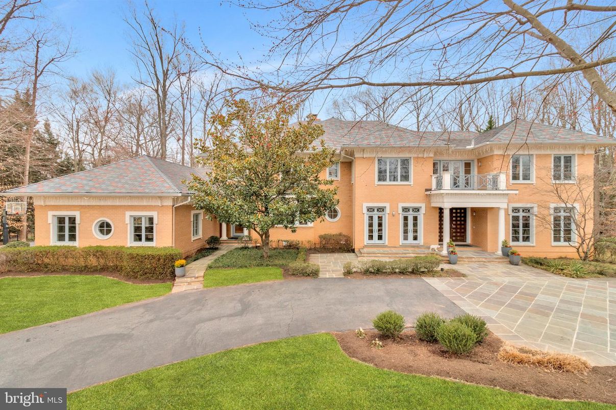 Backyard, Exterior, Facade, Georgian