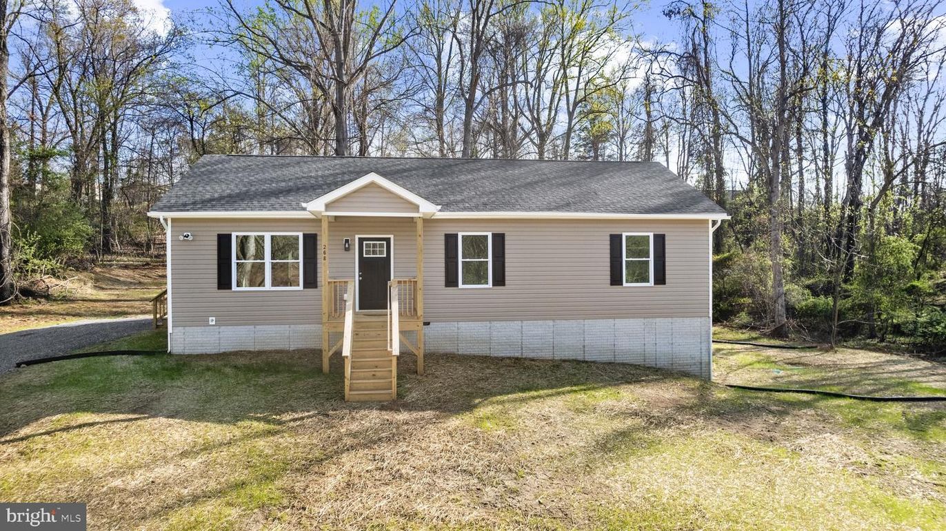 Exterior, Facade, Cape Cod