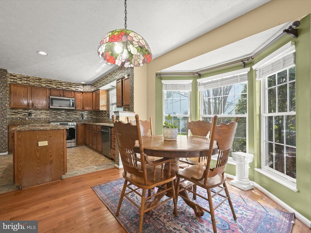 Dining room, Interior, Kitchen, Pendant Lights, Recessed Lighting, Wood Texture Flooring