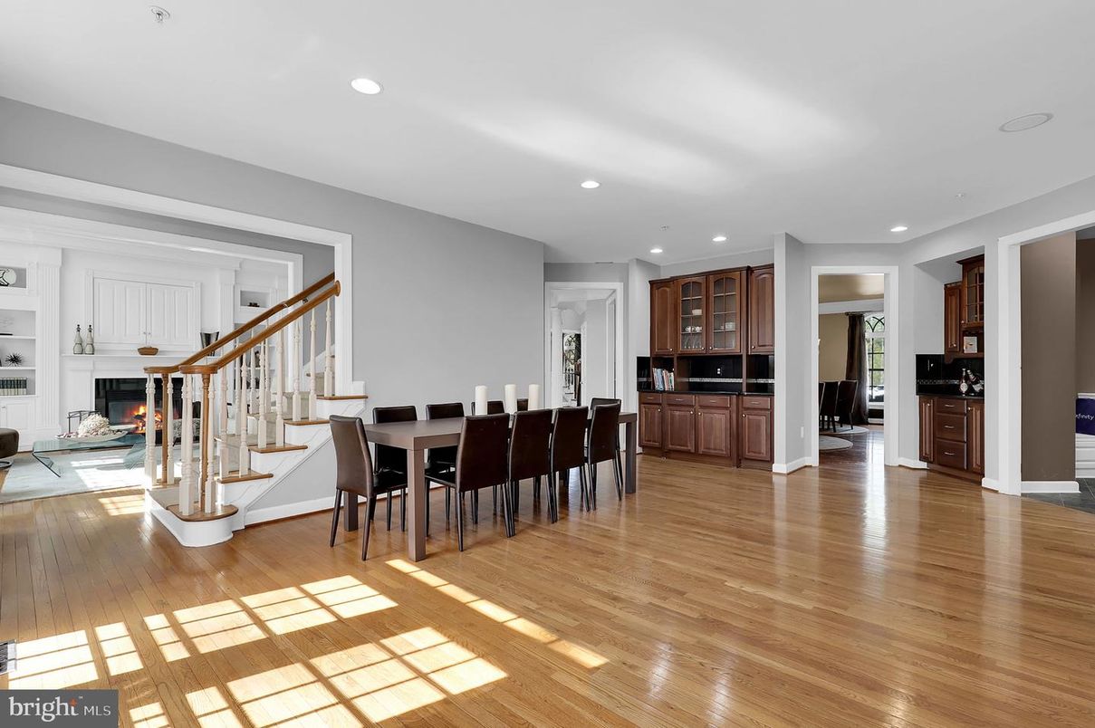 Dining room, Fireplace, Interior, Recessed Lighting, Wood Texture Flooring