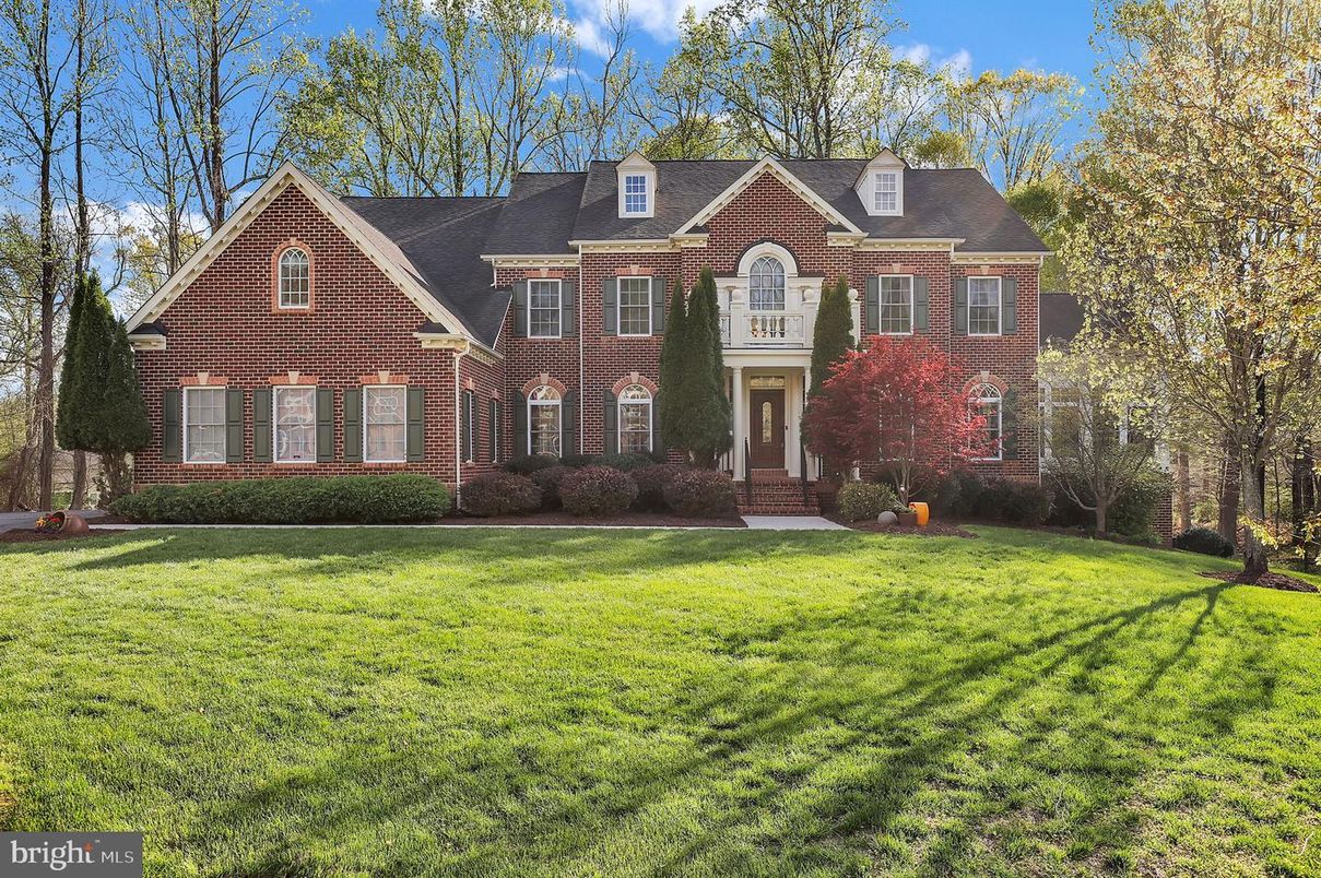 Exterior, Facade, Brick Facade, Brick Traditional