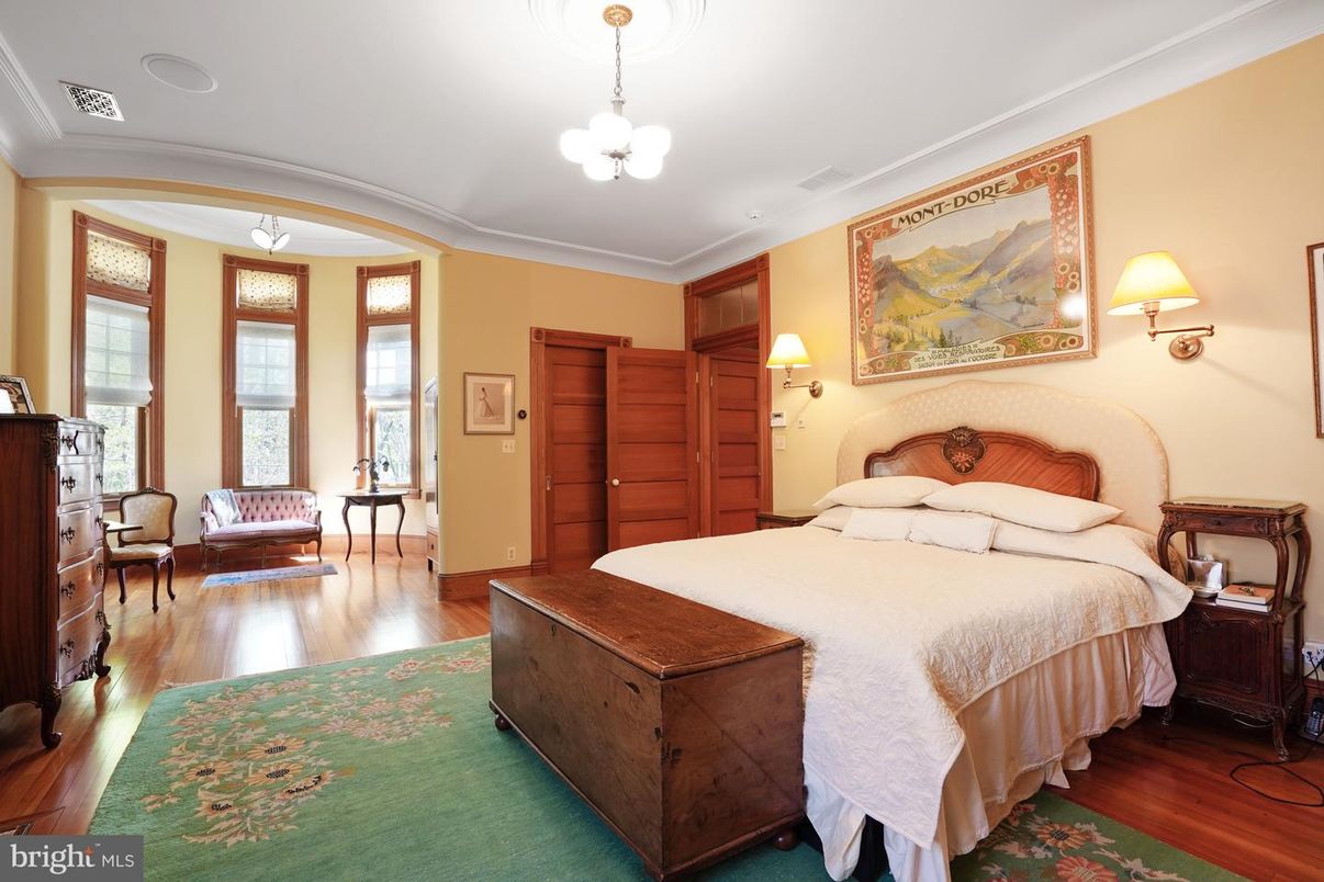 Bedroom, Interior, Pendant Lights, Wood Texture Flooring