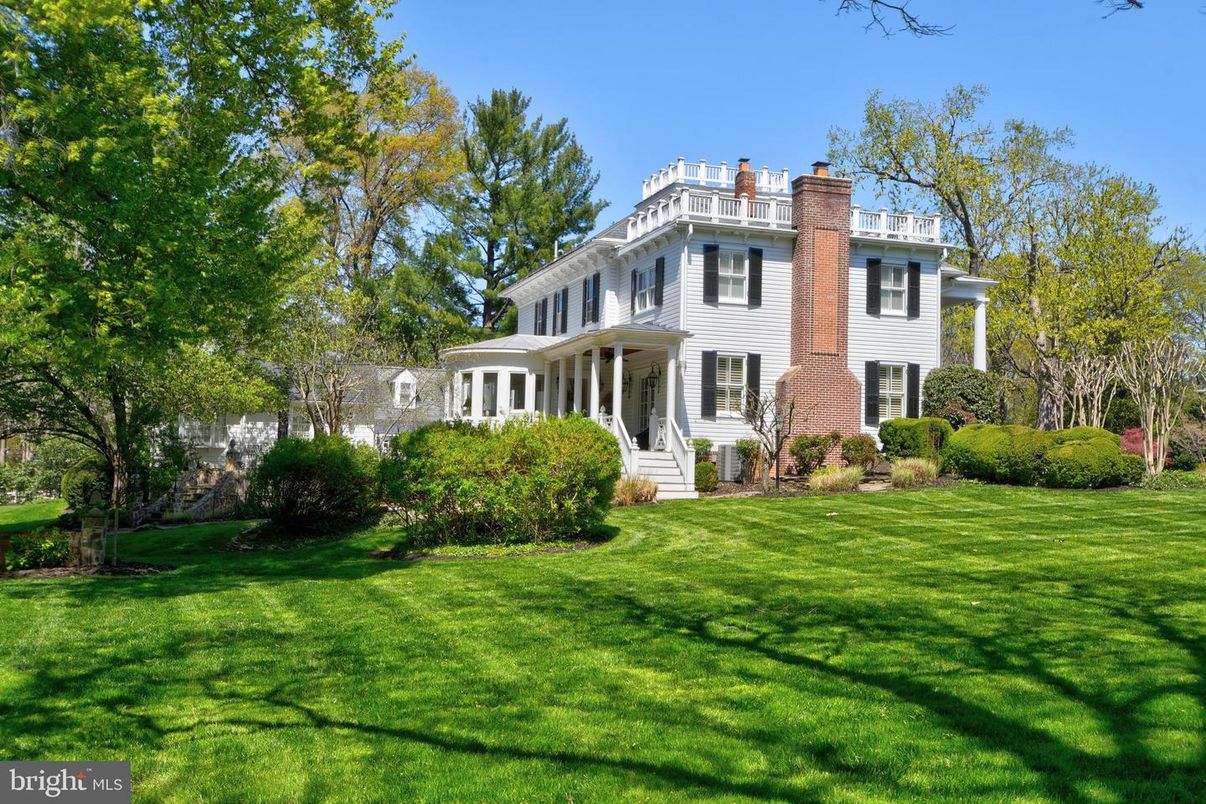 Backyard, Exterior, Facade, Georgian