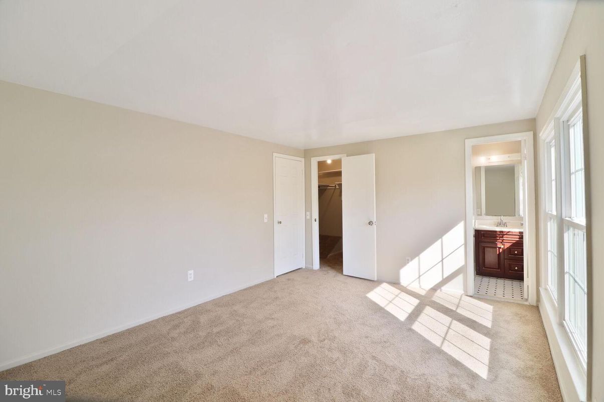 Bathroom, Empty room, Interior
