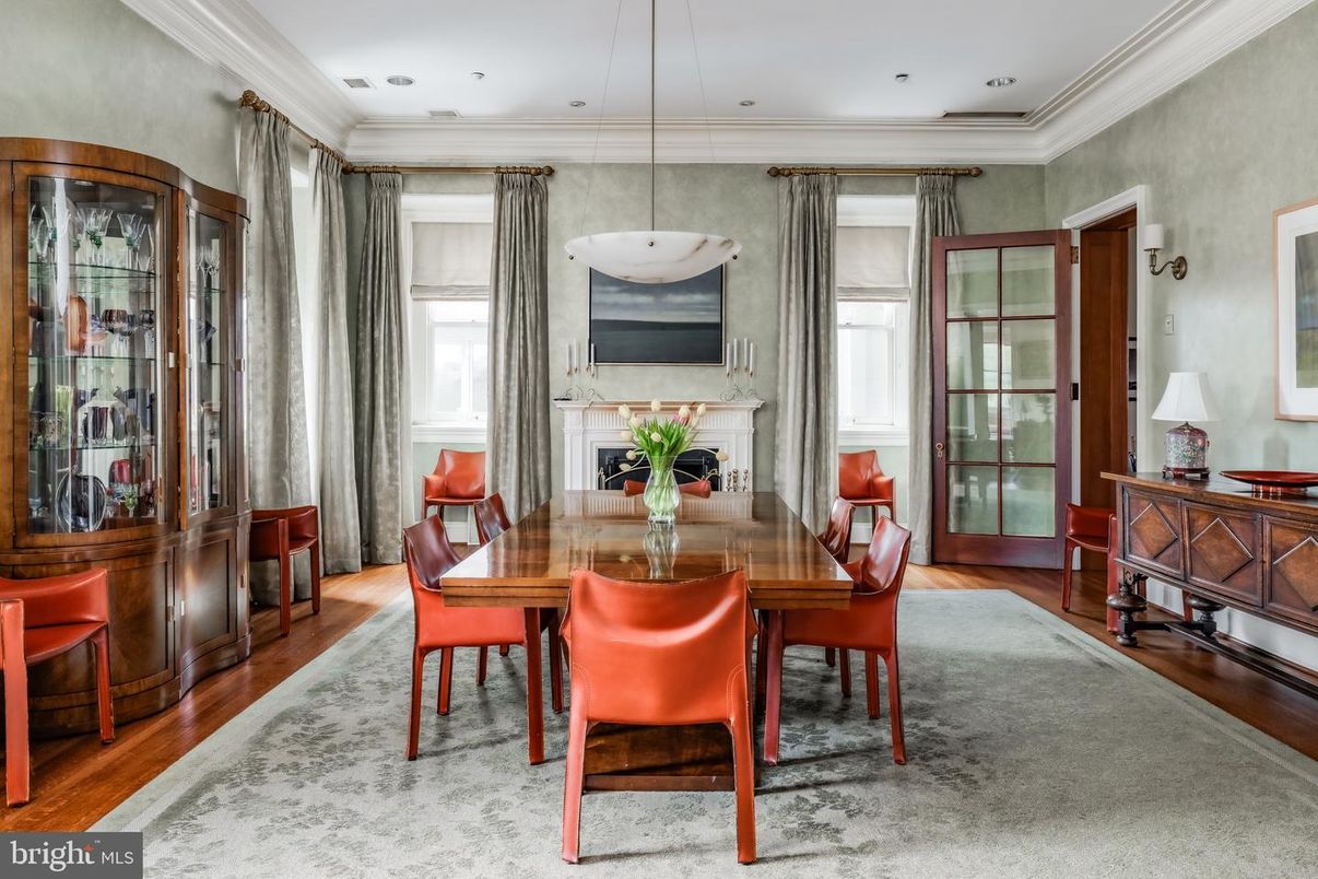 Dining room, Fireplace, Interior, Pendant Lights, Recessed Lighting, Wood Texture Flooring