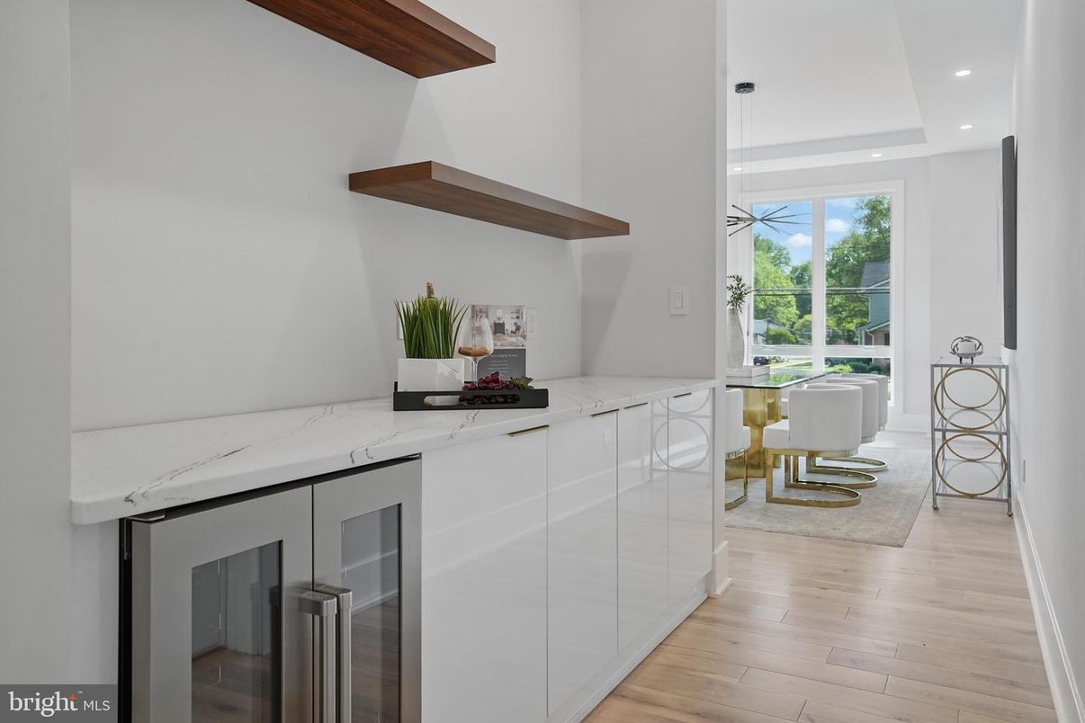 Interior, Pendant Lights, Recessed Lighting, Wood Texture Flooring