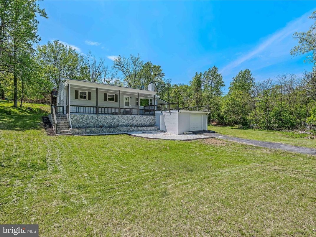 Backyard, Detached Garage, Exterior