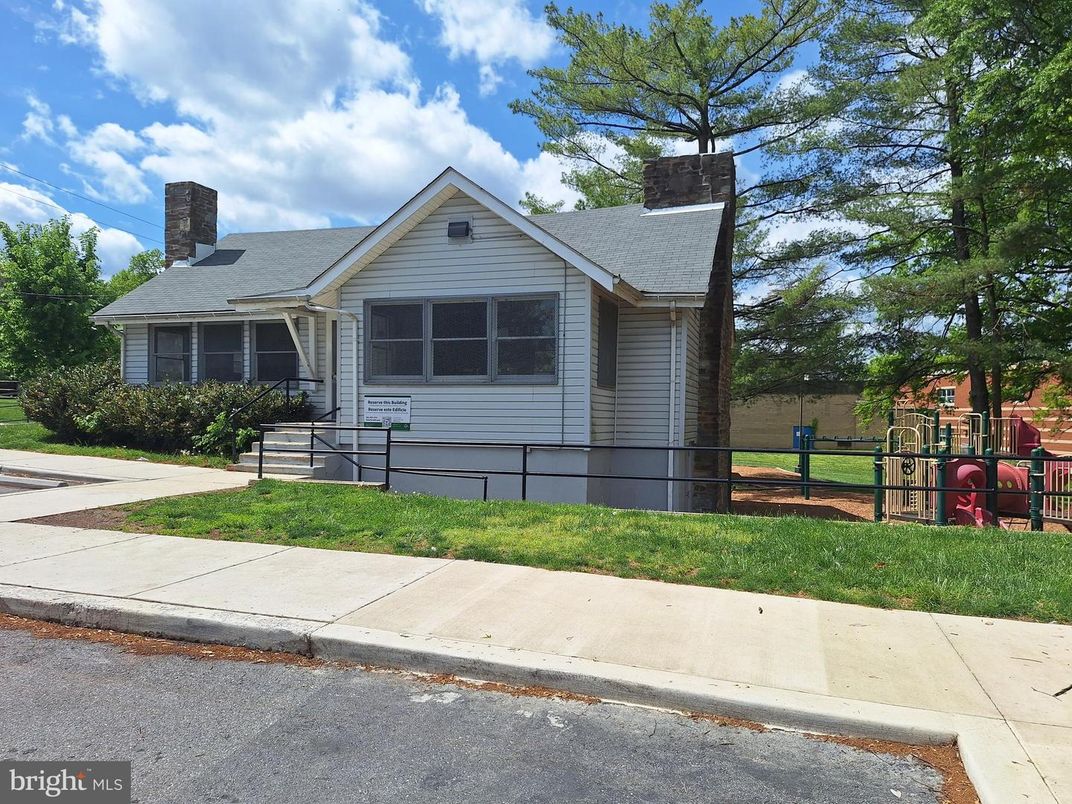 Backyard, Exterior, Playground
