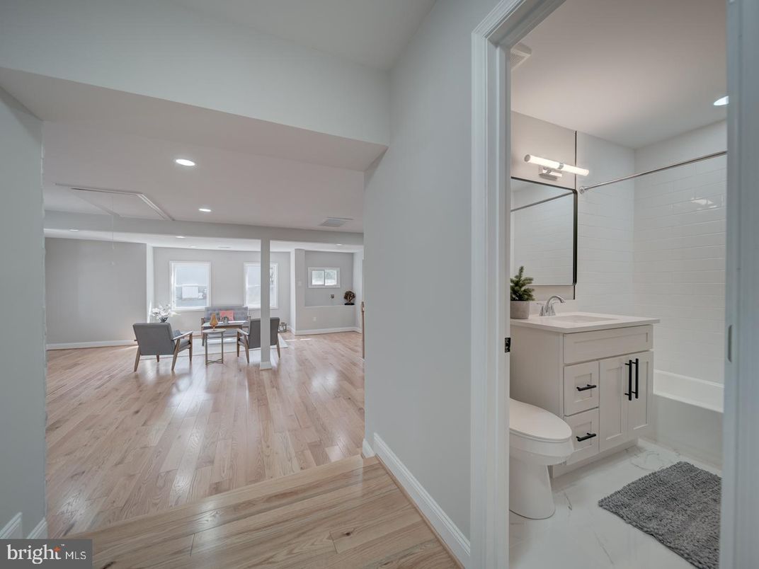 Bathroom, Dining room, Interior, Recessed Lighting, Wood Texture Flooring