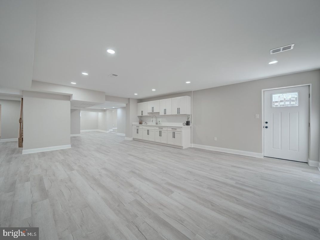 Empty room, Interior, Kitchen, Recessed Lighting, Wood Texture Flooring
