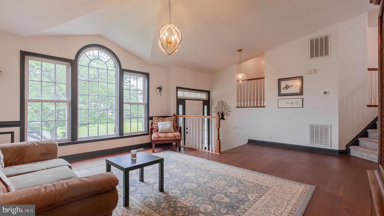 Interior, Living room, Pendant Lights, Wood Texture Flooring