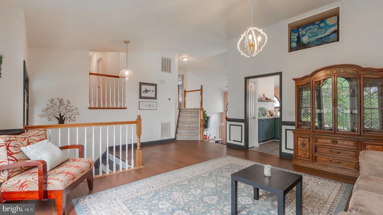 Interior, Living room, Pendant Lights, Recessed Lighting, Wood Texture Flooring