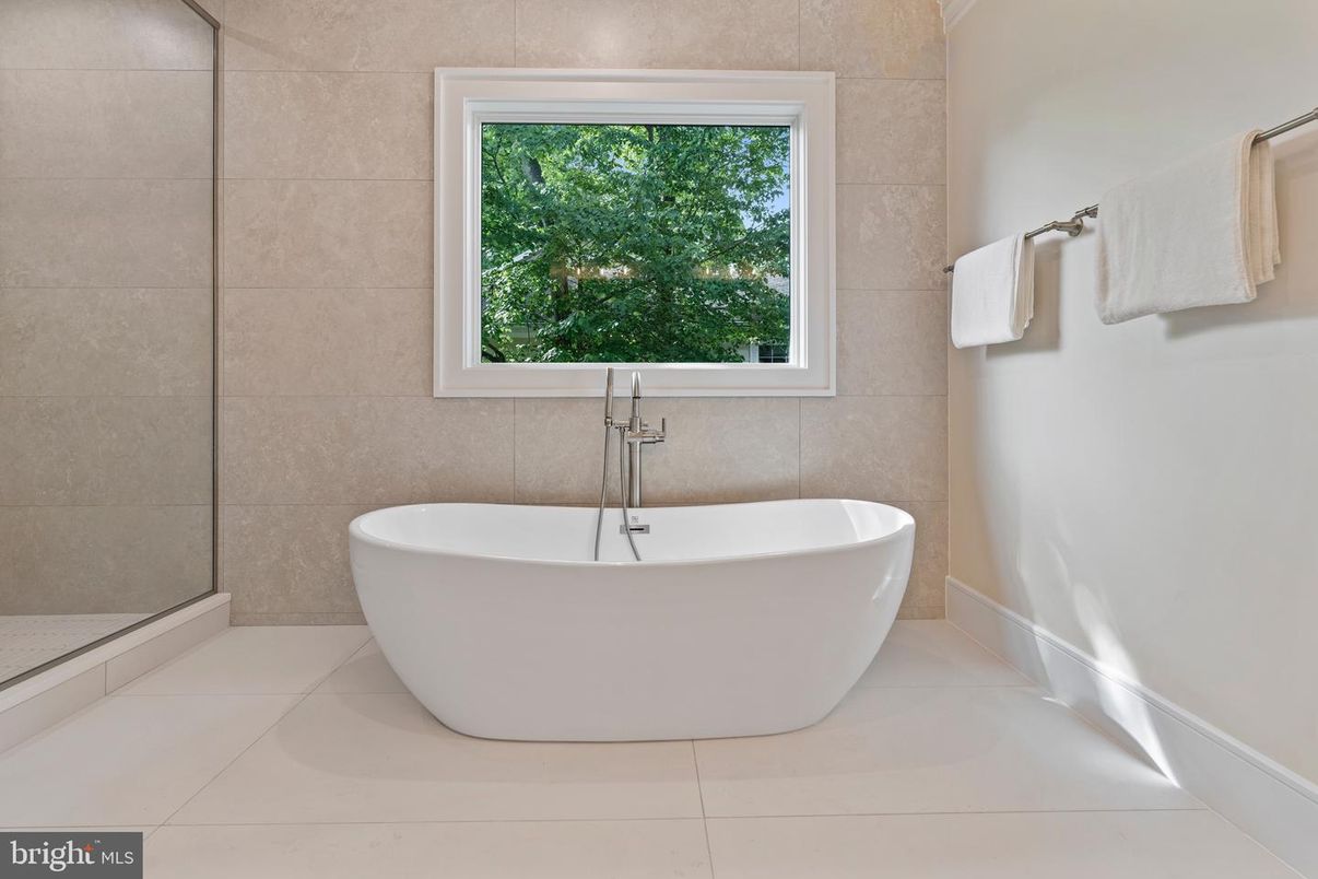 Bathroom, Free Standing Baths, Interior
