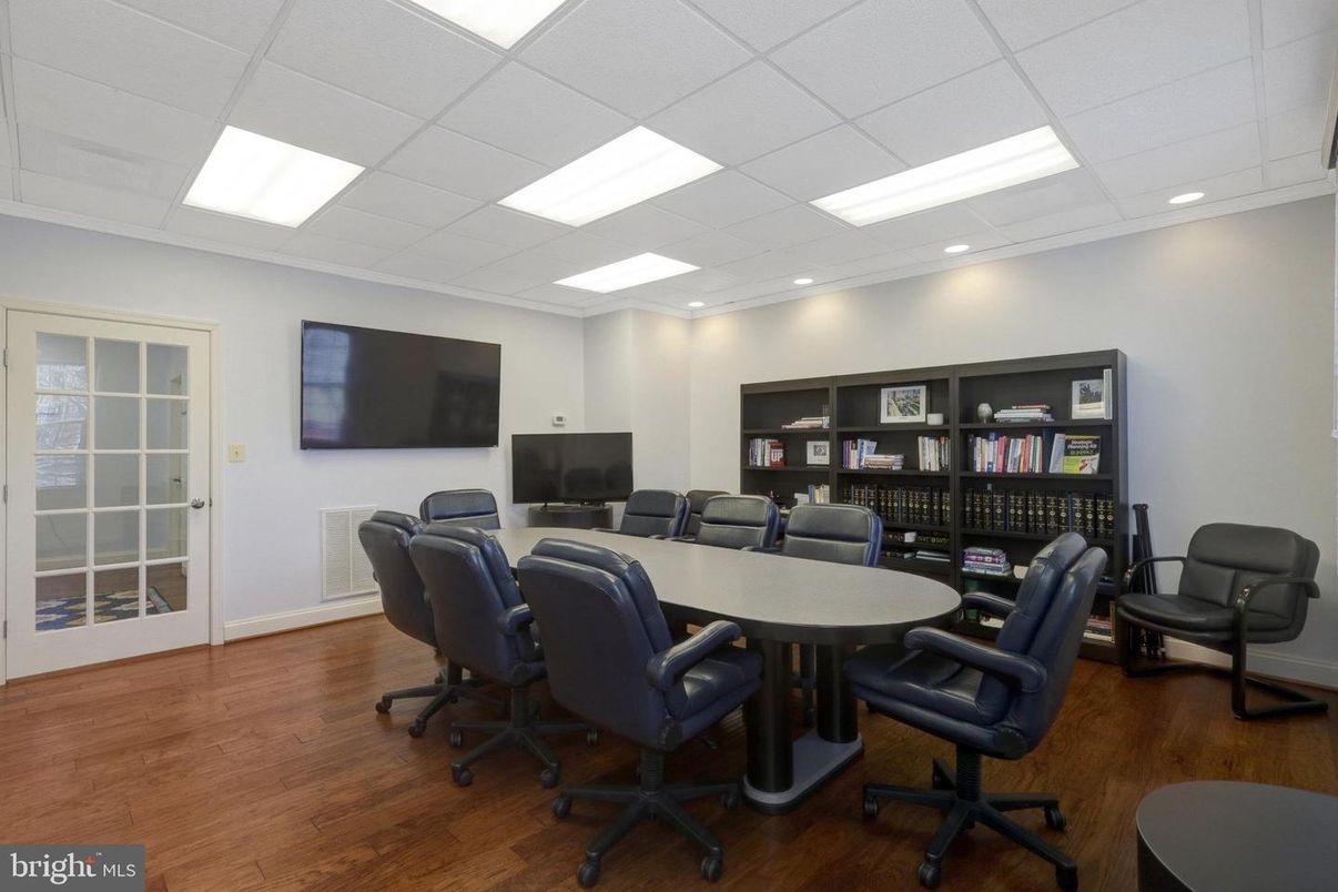 Home Office, Interior, Recessed Lighting, Wood Texture Flooring