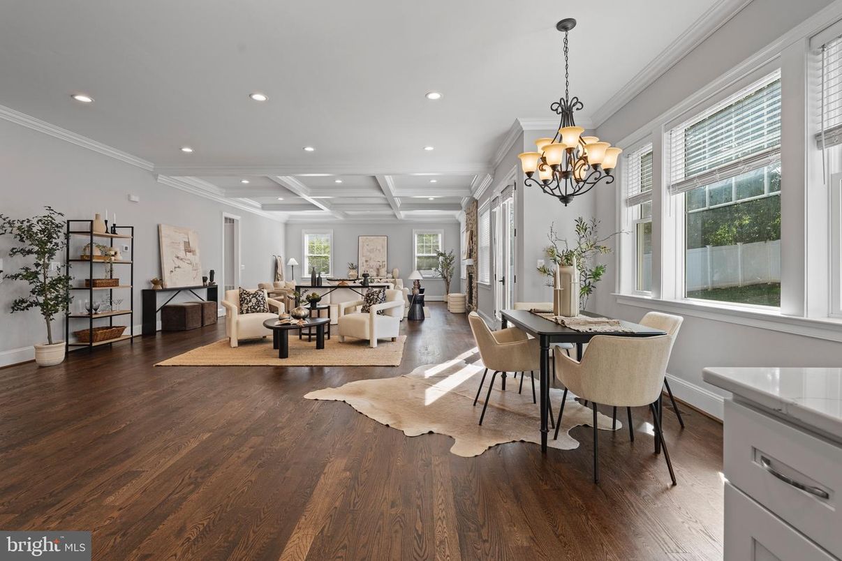 Chandelier, Dining room, Interior, Living room, Recessed Lighting, Wood Texture Flooring