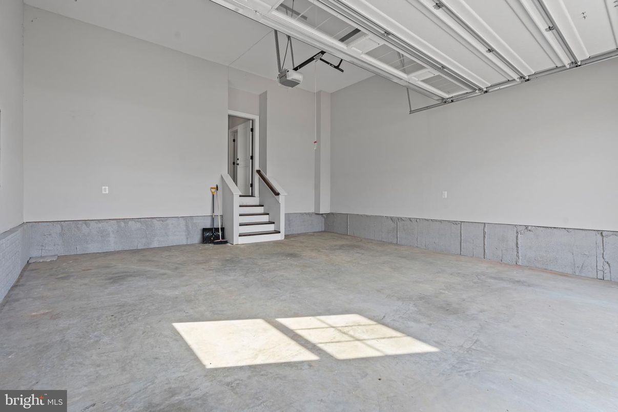 Garage, Interior