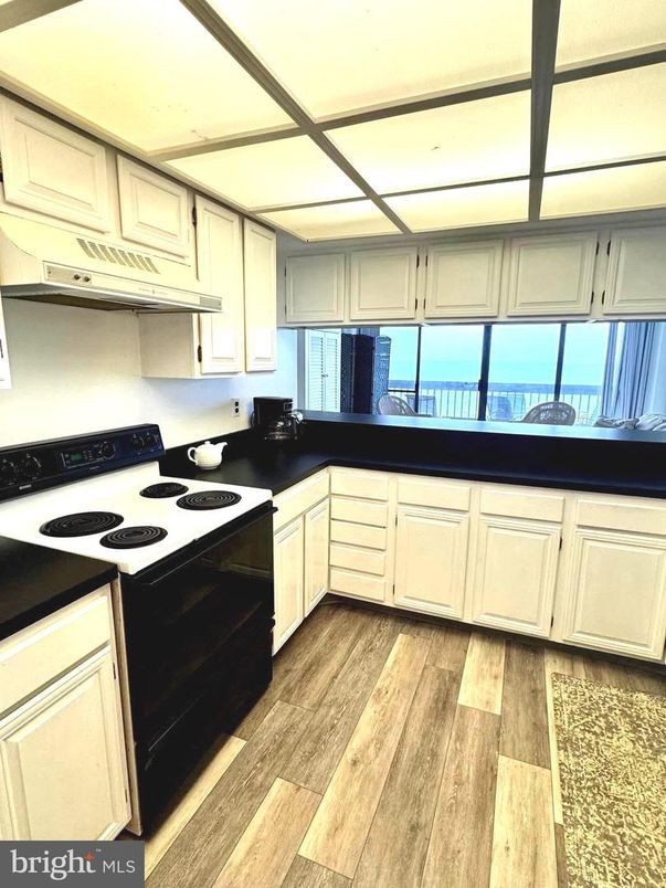 Interior, Kitchen, Water, Wood Texture Flooring
