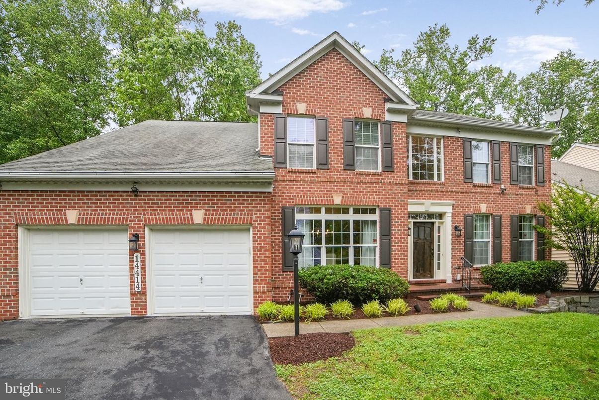 Attached, Exterior, Facade, Brick Facade, Brick Traditional