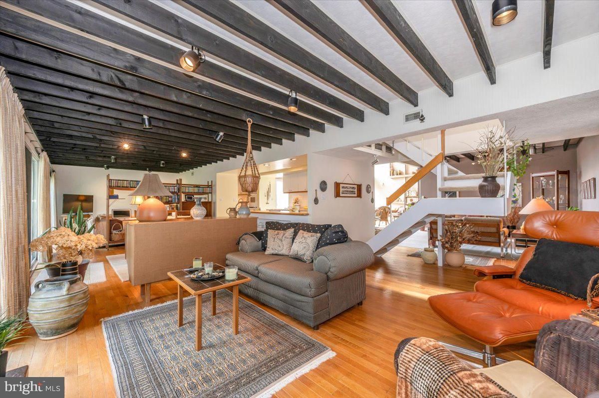 Interior, Kitchen, Living room, Pendant Lights, Recessed Lighting, Wooden Beams, Wood Texture Flooring