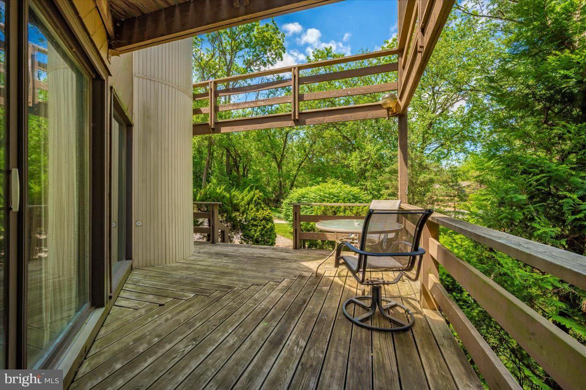 Exterior, Wood Texture Flooring