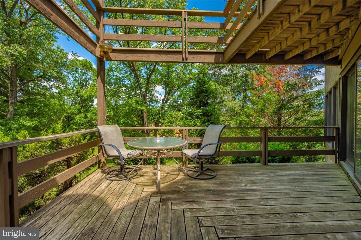 Exterior, Wood Texture Flooring