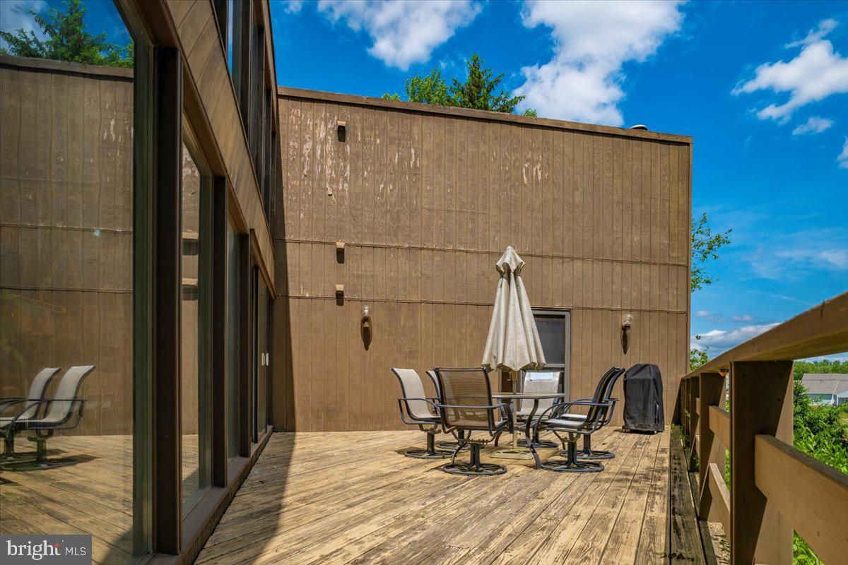 Exterior, Wood Texture Flooring