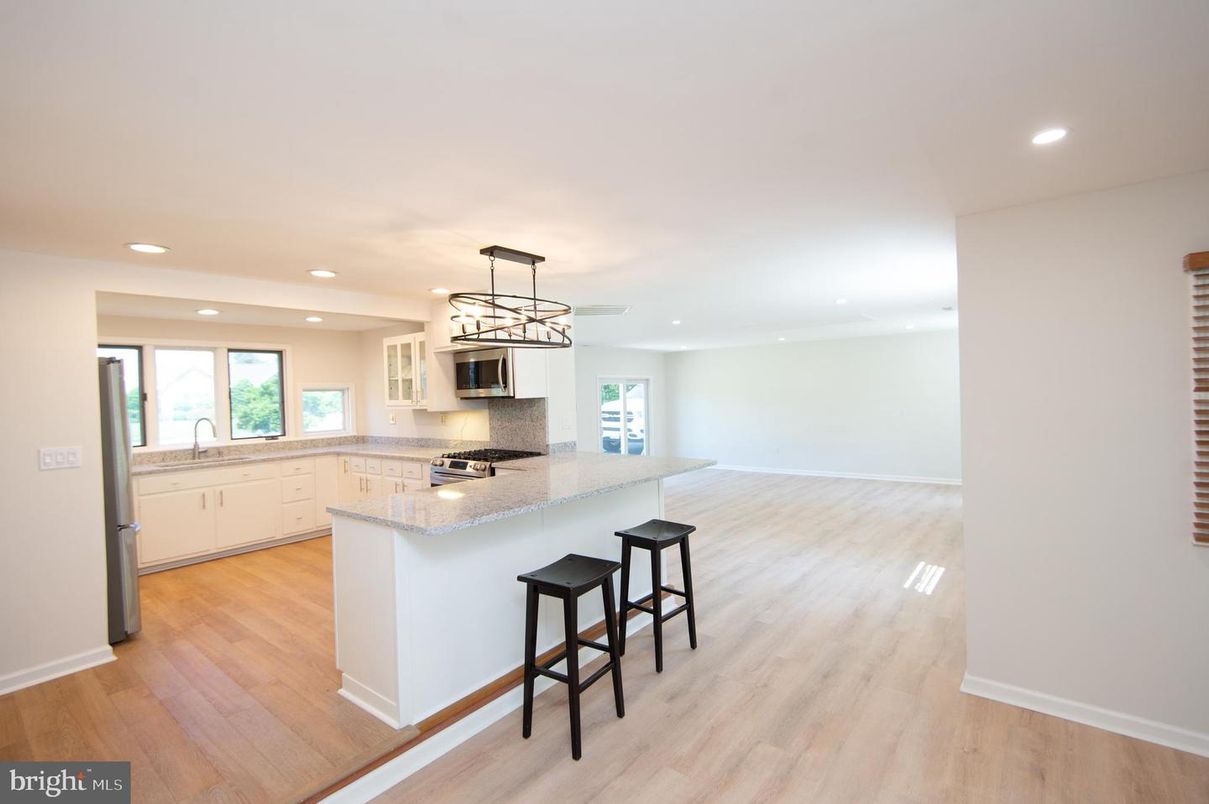 Interior, Kitchen, Pendant Lights, Recessed Lighting, Wood Texture Flooring