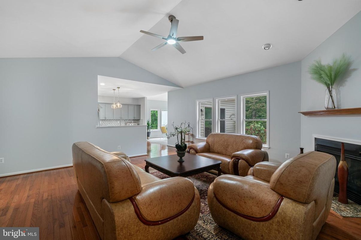 Fireplace, Interior, Living room, Pendant Lights, Recessed Lighting, Wood Texture Flooring