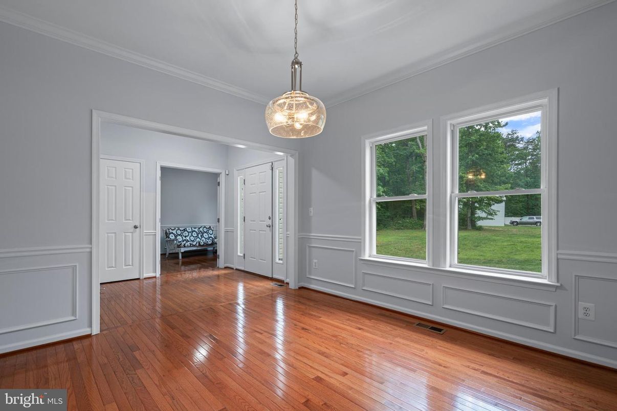 Empty room, Interior, Pendant Lights, Wood Texture Flooring