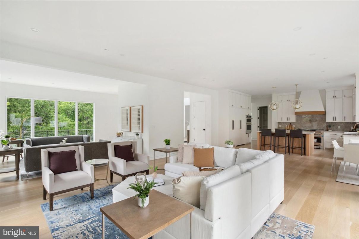 Dining room, Interior, Kitchen, Living room, Pendant Lights, Recessed Lighting, Wood Texture Flooring