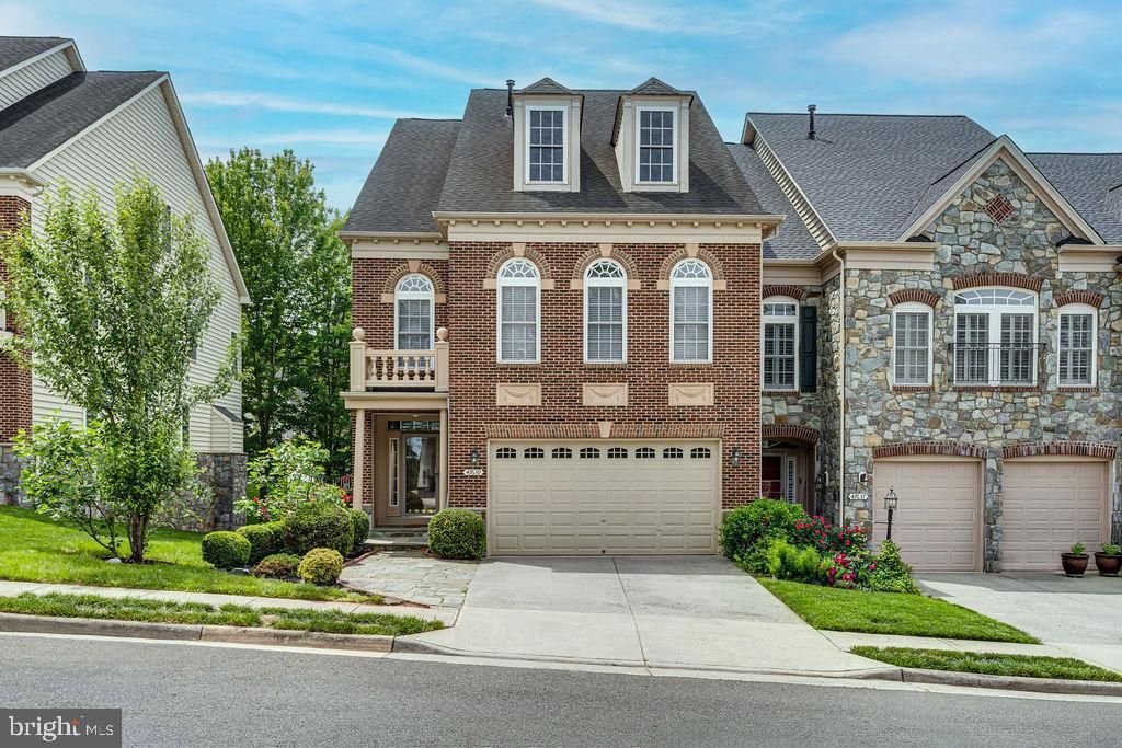Attached, Exterior, Facade, Brick Facade, Rowhouse
