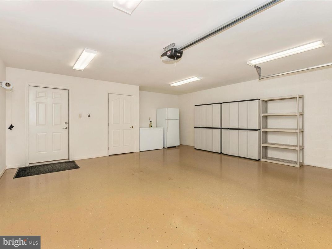 Garage, Interior