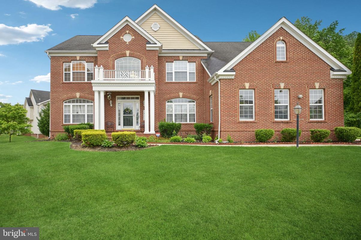 Exterior, Facade, Brick Facade, Brick Traditional
