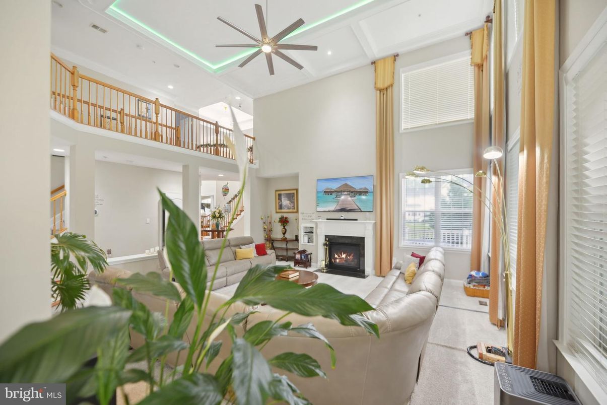 Fireplace, Interior, Living room, Pendant Lights, Recessed Lighting