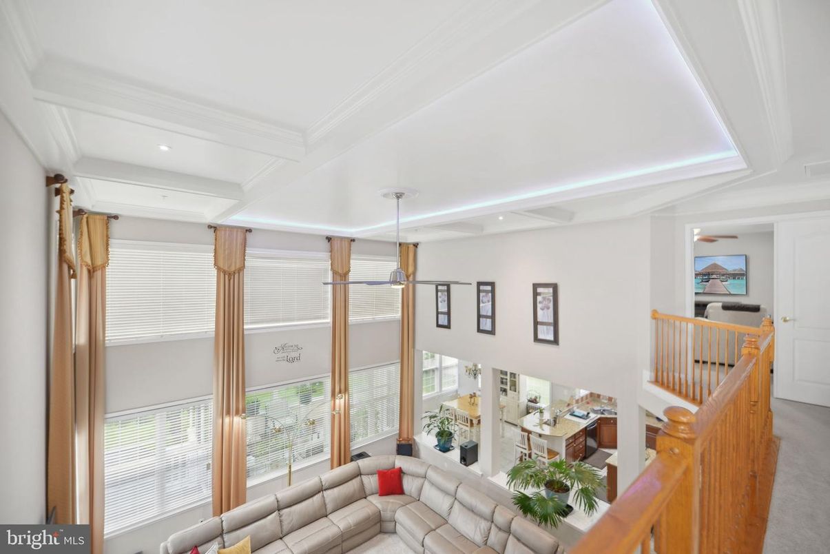 Interior, Living room, Pendant Lights, Recessed Lighting