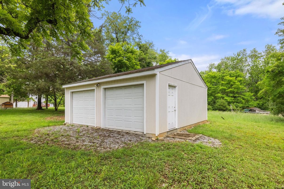 Backyard, Detached Garage, Exterior